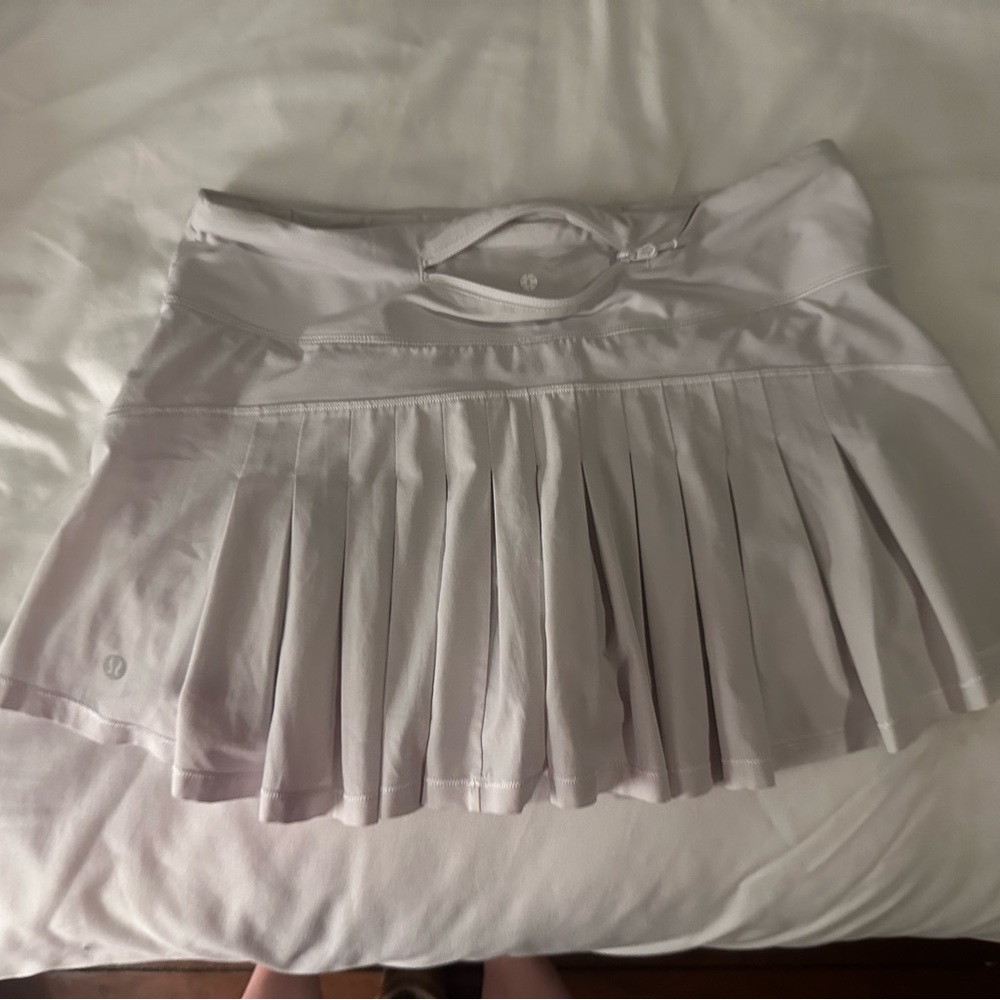 Lulu Women's Pleated Athletic Skirt in Light Gray/almost white